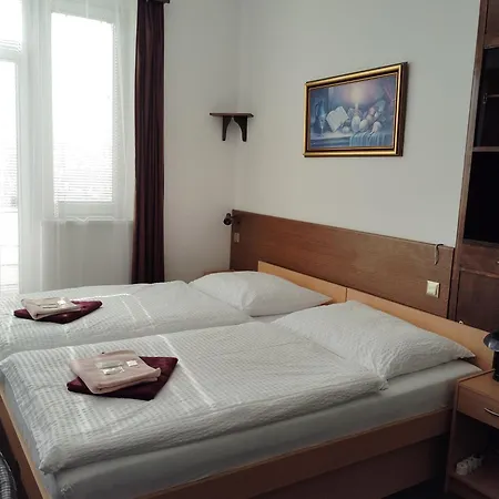 Ξενοδοχείο Lux 3*